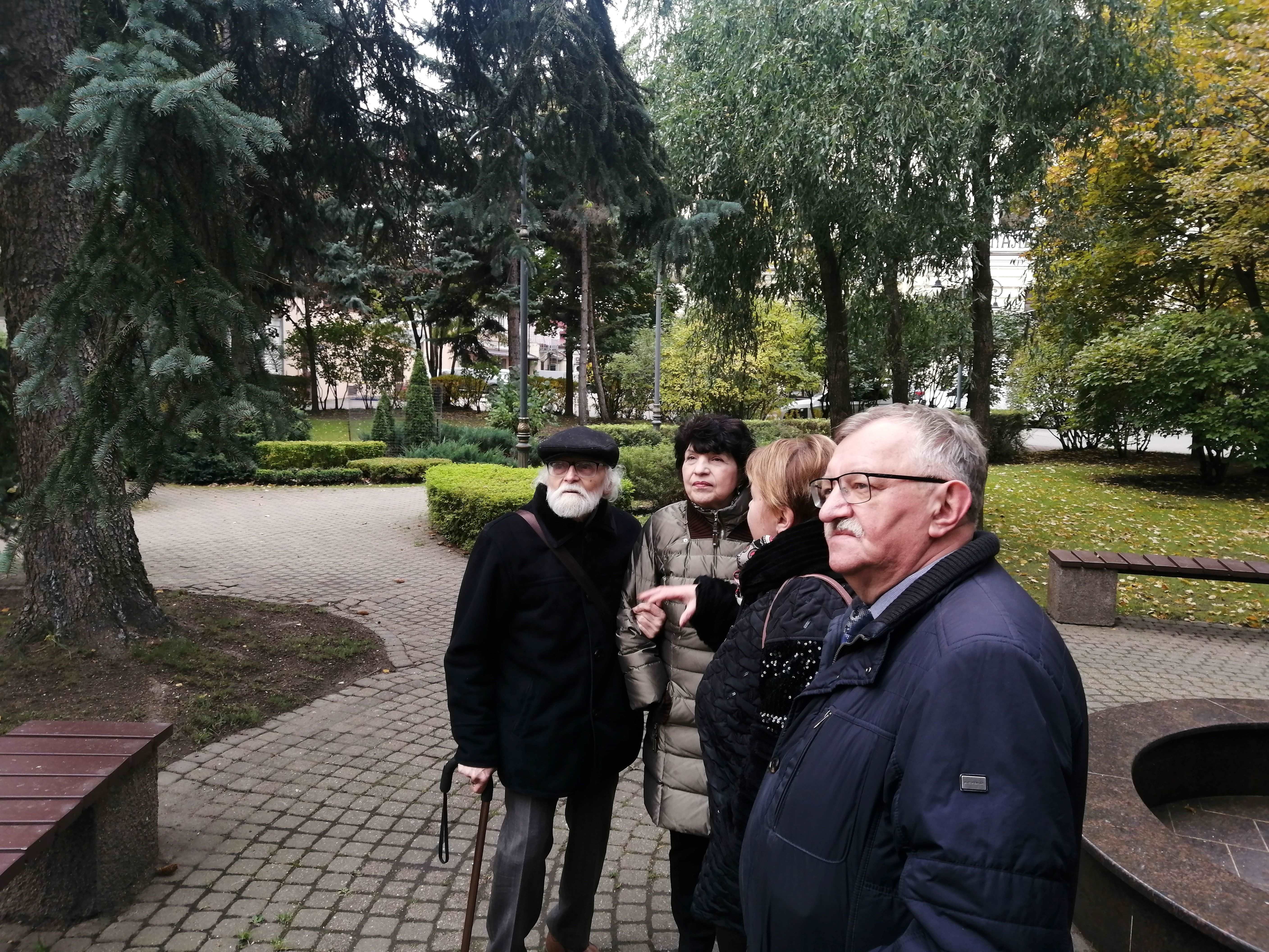 На памятном месте в Санкт-Петербурге.